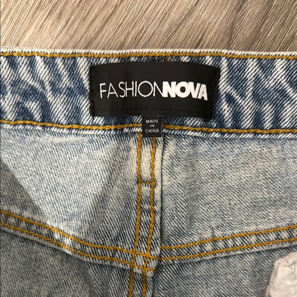 Fashion Nova High Rise Distressed Jeans size 7 - Picture 2 of 10